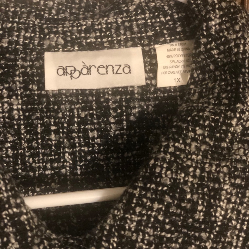 Women’s Blazer - Picture 3 of 4